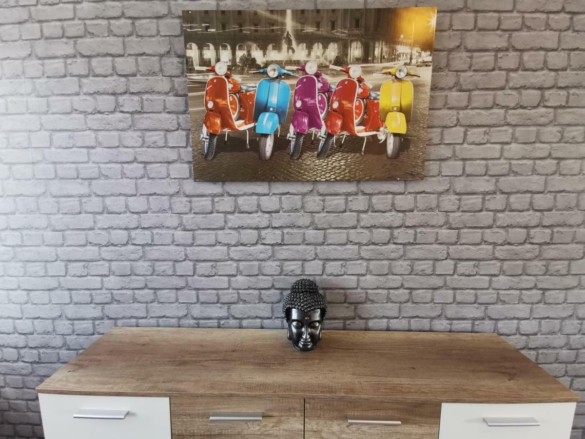 Ferienwohnung Bei Schwarzkopf Nordenham Exterior foto